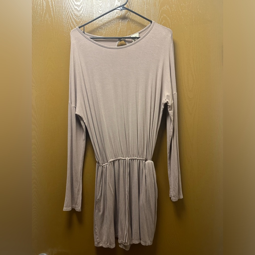 Three Paper Dolls Long Sleeve Romper Size L